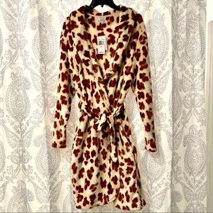 Love Fire Sleepwear Womens Leopard Print Robe Size XL NWT